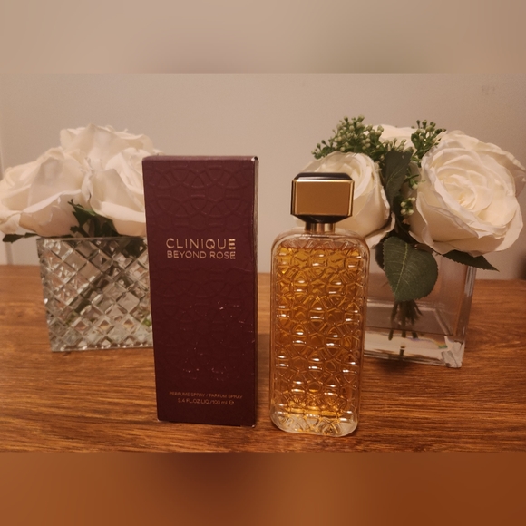 Beyond Rose by Clinique Perfume Spray; 100ml / 3.4 fl.oz.; 99.5% Full - Picture 16 of 16